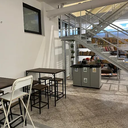 호스텔 Cconforthotels Host *