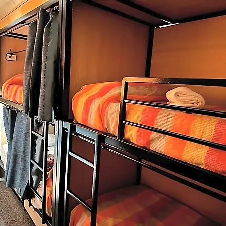 Auberge de jeunesse Cconforthotels Host