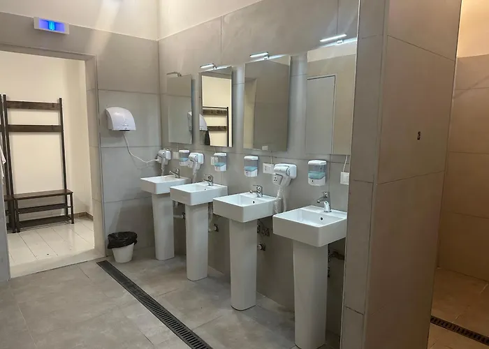 אכסניה Cconforthotels Host בארי