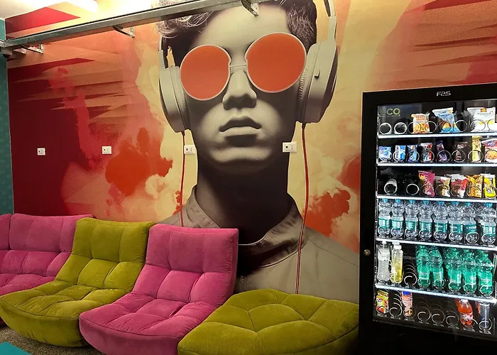 ホステル Cconforthotels Host バーリ